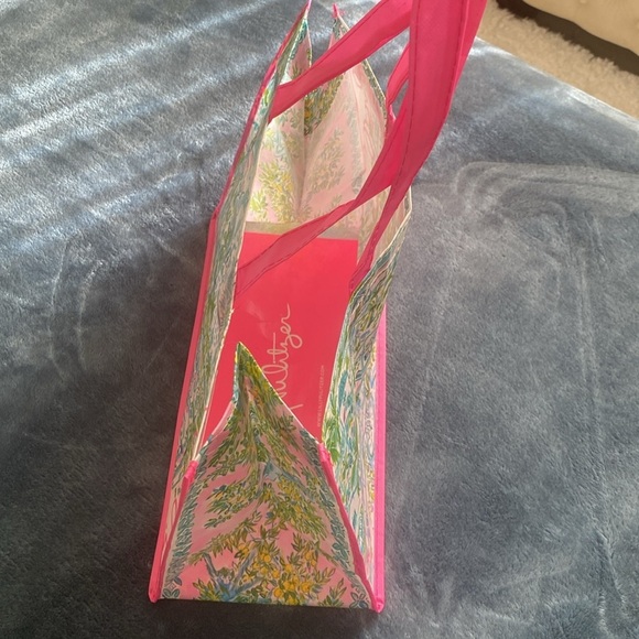 Lilly Pulitzer Vibrant Pink and Green Map Print Tote - Picture 5 of 5